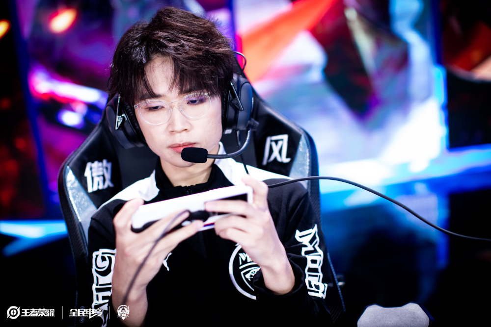 在中场控制 在中场控制