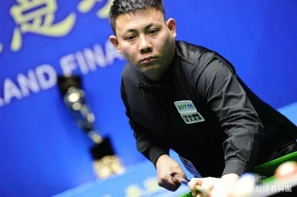 羽毛球到网 羽毛球到网